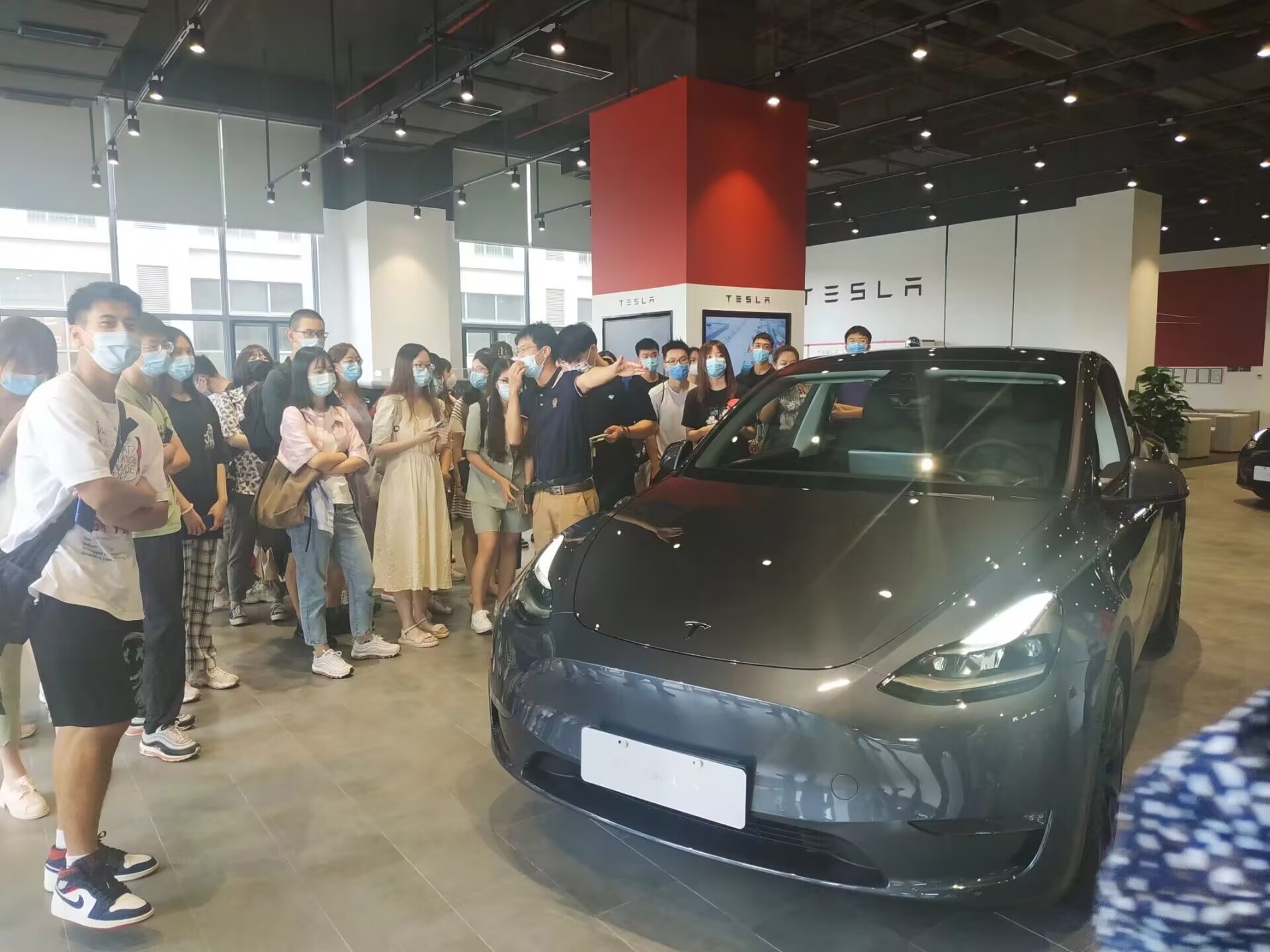 Tesla工厂